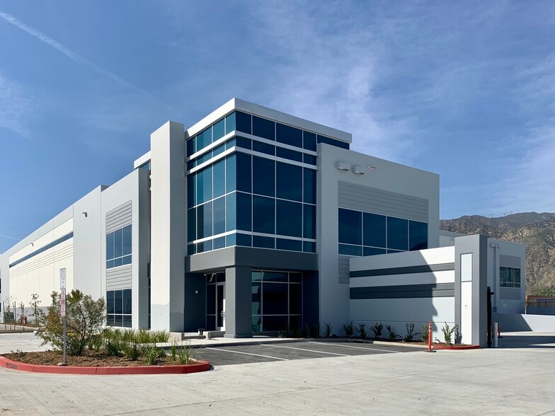 1025 N Todd Ave, Azusa, CA for lease - Building Photo - Image 2 of 5