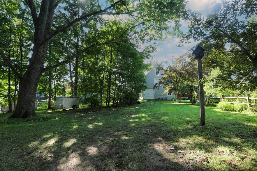 12 Lounsbury Ct, Kingston, NY for lease - Building Photo - Image 2 of 26