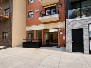 27-11 Astoria Blvd, Astoria, NY for lease Building Photo- Image 1 of 5