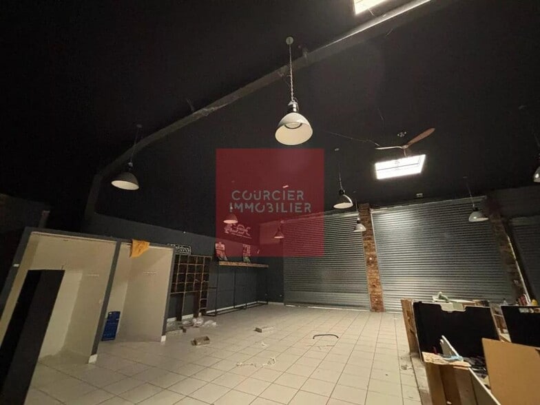 Forum De Coignières, Coignières for lease - Interior Photo - Image 3 of 4