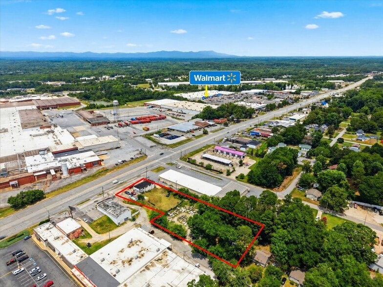 2852 Wade Hampton Blvd, Taylors, SC for sale - Building Photo - Image 2 of 11