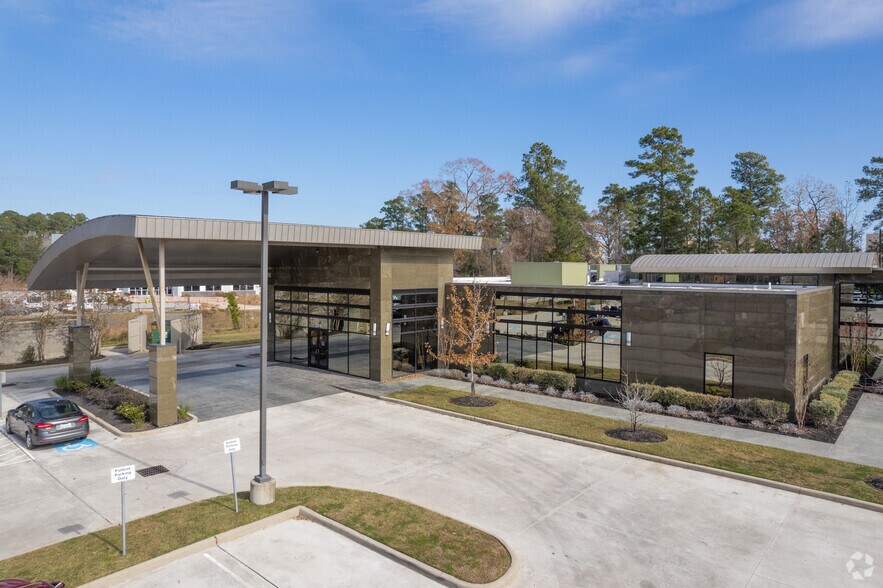 22710 Professional Dr, Kingwood, TX for lease - Building Photo - Image 2 of 7