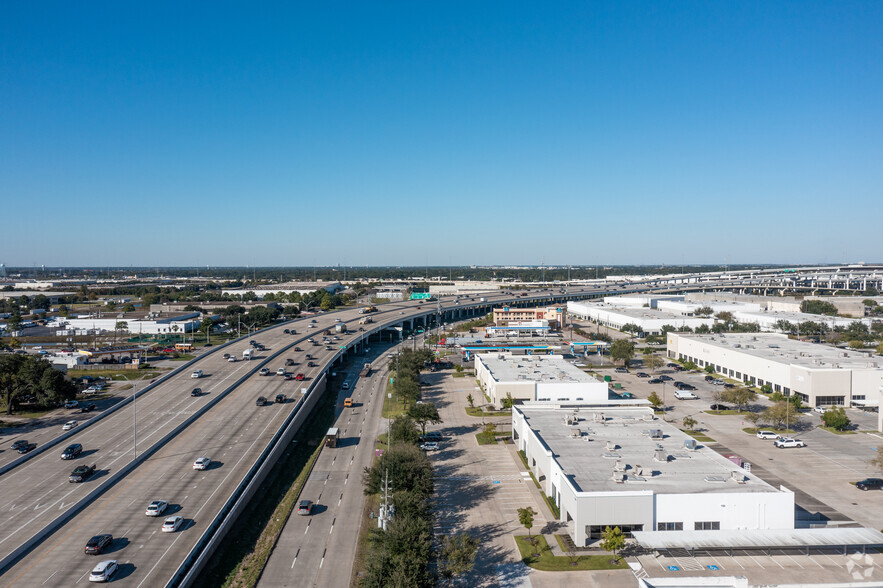 6610 W Sam Houston Pky N, Houston, TX for lease - Aerial - Image 2 of 4