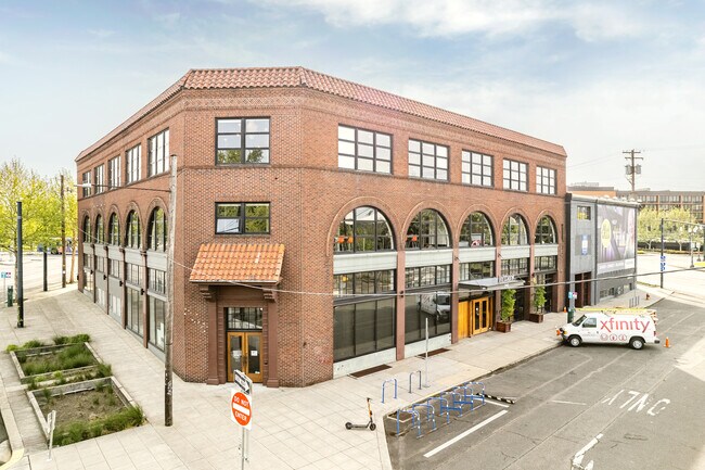 More details for 240 N Broadway, Portland, OR - Office, Office/Retail for Lease