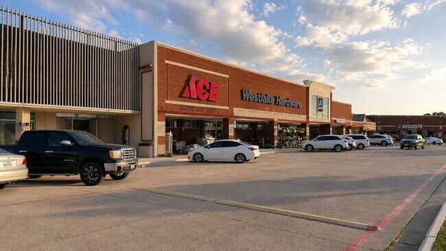 Plus de détails pour 3044 Old Denton Rd, Carrollton, TX - Commerce de détail à louer
