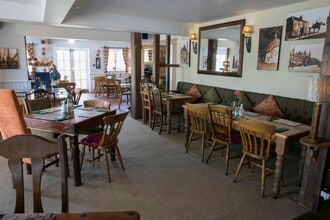 3 Corfe Rd, Stoborough for lease Interior Photo- Image 2 of 2