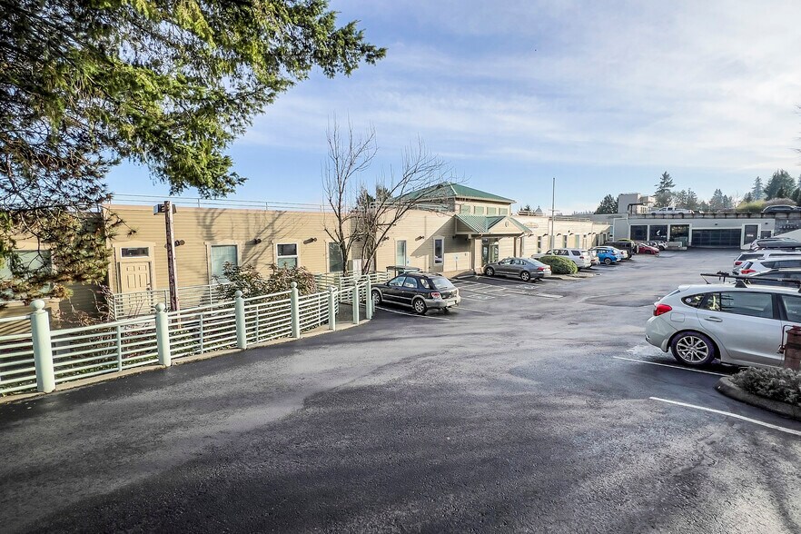 324 W Bay Dr NW, Olympia, WA for lease - Building Photo - Image 3 of 13