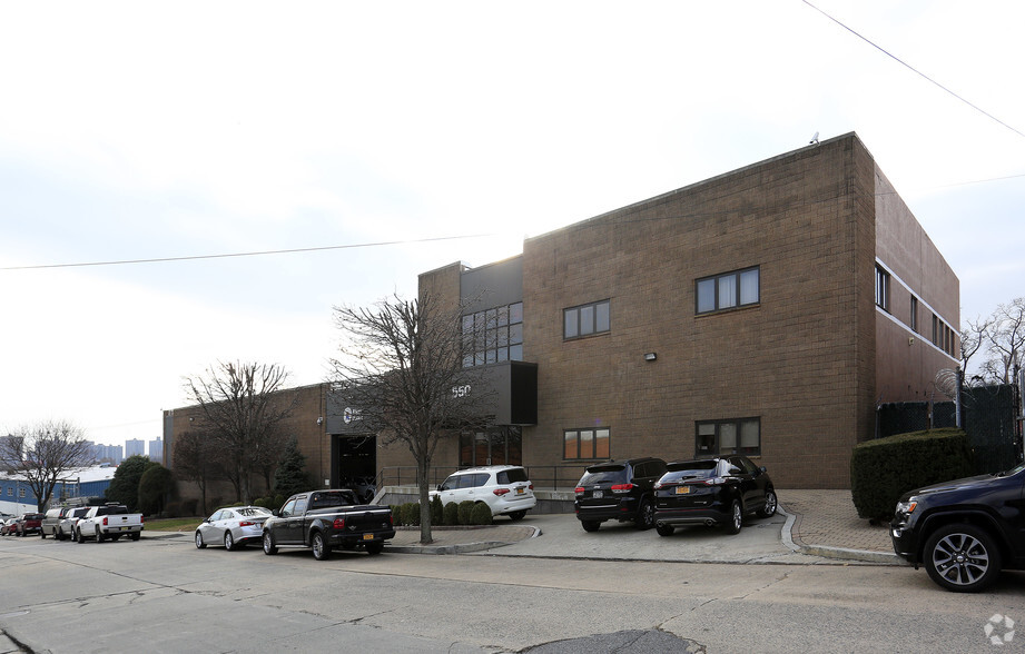 550 Franklin Ave, Mount Vernon, NY for lease - Primary Photo - Image 1 of 8