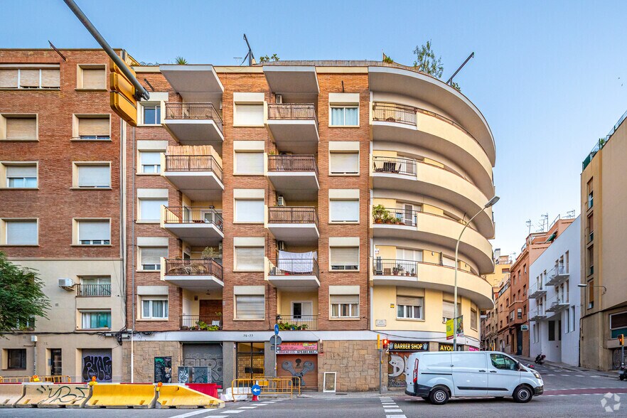 Carrer de les Camèlies, 75, Barcelone, Barcelona à louer - Photo du bâtiment - Image 1 de 2