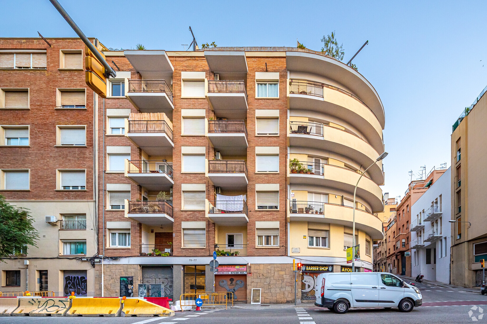 Carrer de les Camèlies, 75, Barcelona, Barcelona for lease Building Photo- Image 1 of 3