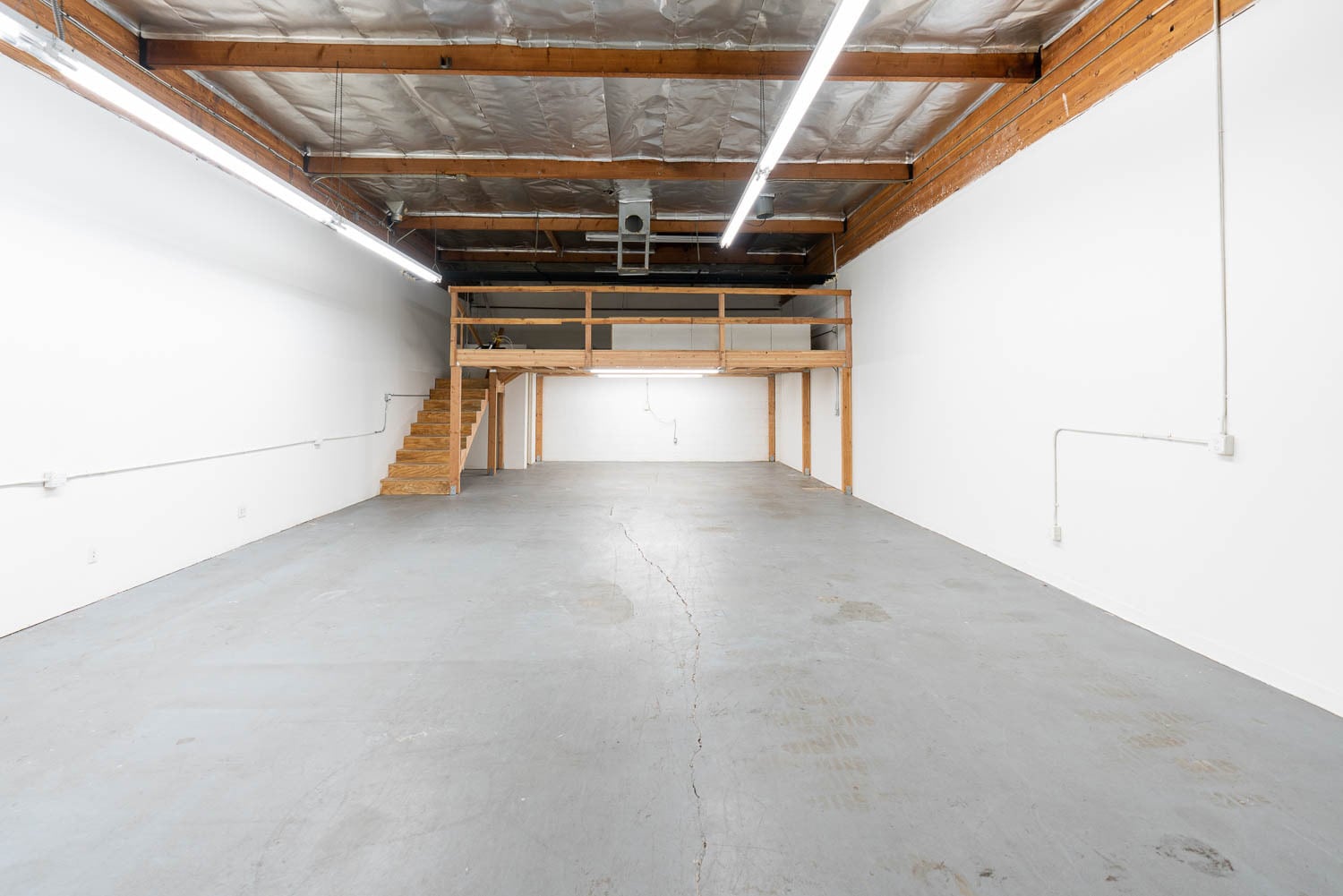 7733 Densmore Ave, Van Nuys, CA for lease Interior Photo- Image 1 of 9
