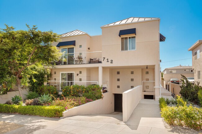 More details for 712 Pacific St, Santa Monica, CA - Multifamily for Sale