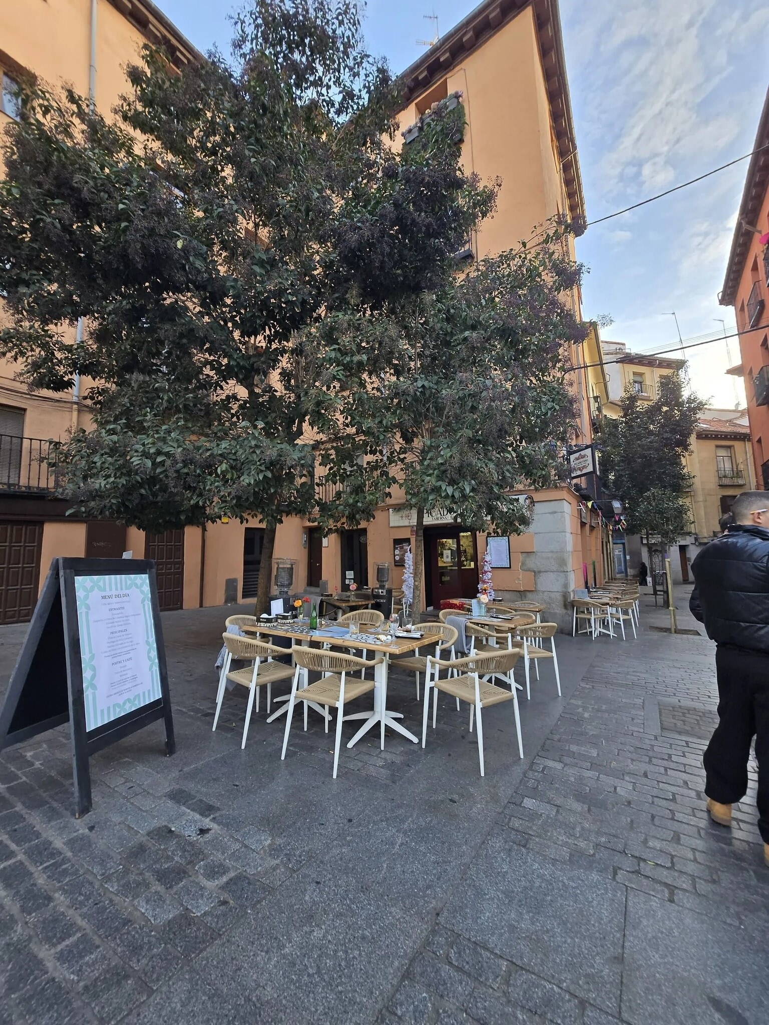 Plaza de Puerta Cerrada, Madrid, Madrid for lease Building Photo- Image 1 of 2