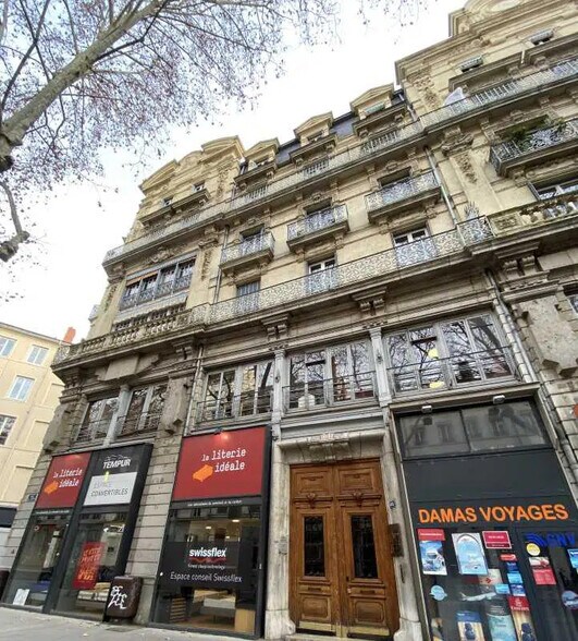 Bureau dans Lyon à vendre - Photo du bâtiment - Image 2 de 23