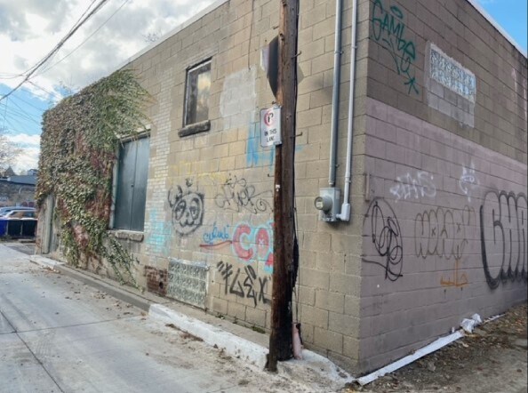 9 R Baldwin St, Toronto, ON à vendre - Photo du bâtiment - Image 2 de 3