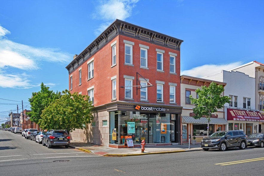 409 Broadway, Bayonne, NJ à vendre - Photo principale - Image 1 de 1