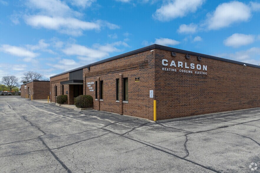 3340 W Lake Ave, Glenview, IL à louer - Photo du bâtiment - Image 1 de 7