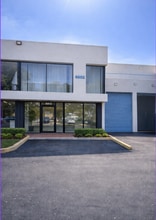 6900-6914 NW 50th St, Miami, FL à louer Photo de construction- Image 1 de 8