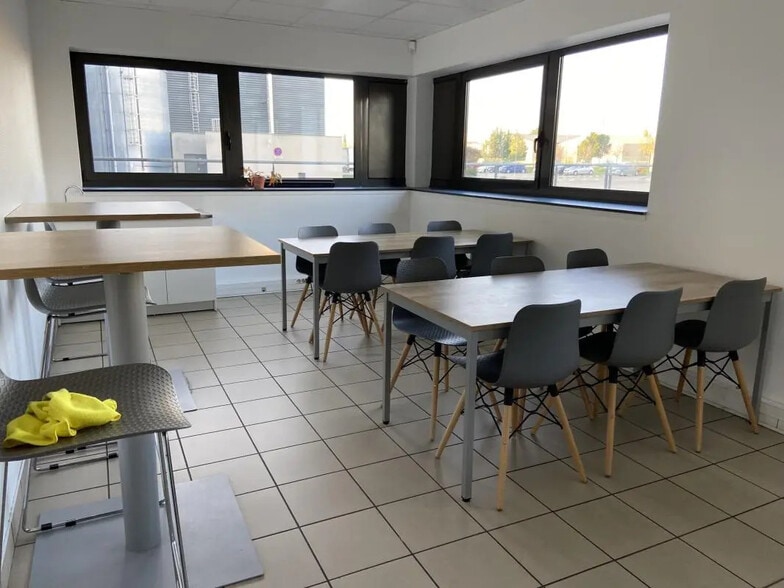 Industriel dans Genas à louer - Photo intérieure - Image 3 de 8