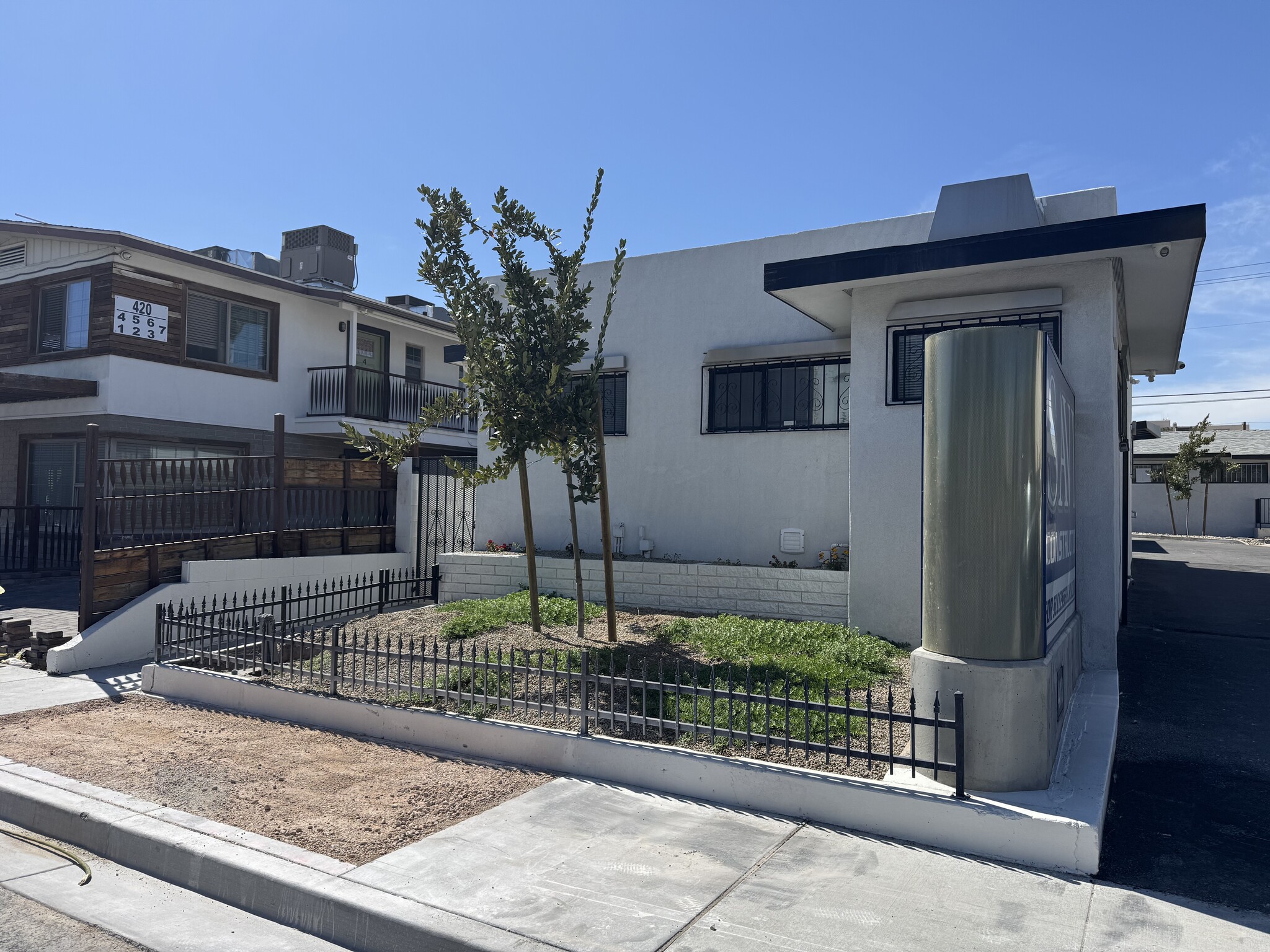 418 S Maryland Pky, Las Vegas, NV for lease Building Photo- Image 1 of 20