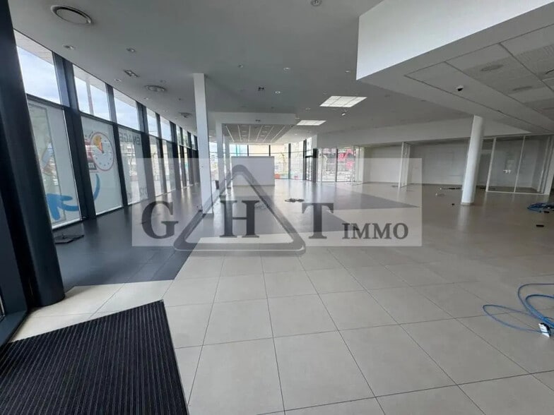 Office in Ivry-sur-Seine for lease - Interior Photo - Image 3 of 6