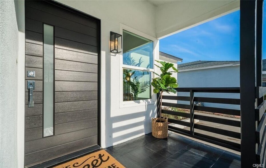 1484 N Clybourn Ave, Burbank, CA à vendre - Photo du bâtiment - Image 3 de 21