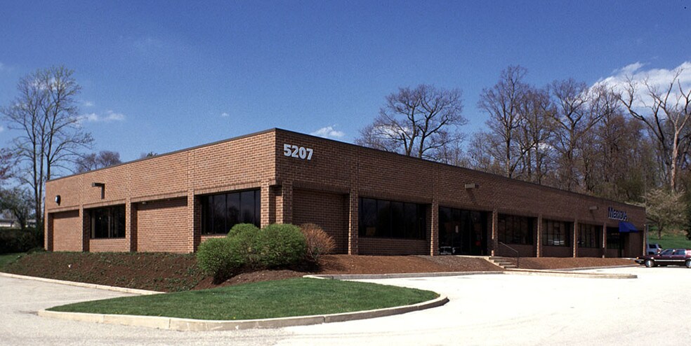 5207 Militia Hill Rd, Plymouth Meeting, PA à louer - Photo principale - Image 1 de 2