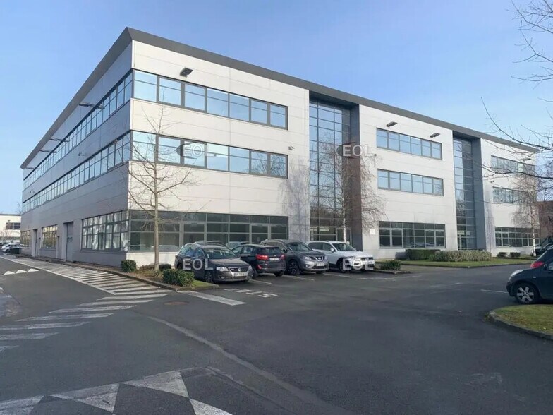 Flex in Roissy-en-France for lease - Building Photo - Image 1 of 5