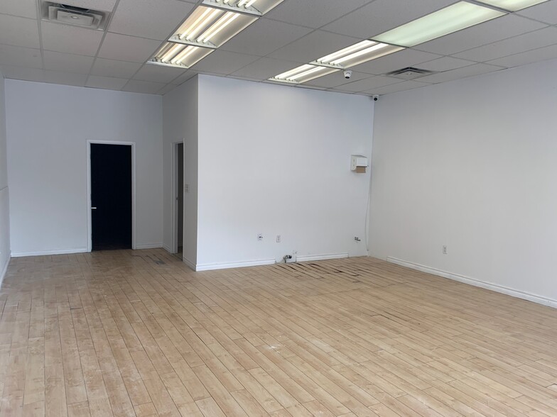 4280-4288 Kingston Rd, Toronto, ON à louer - Photo du bâtiment - Image 2 de 3