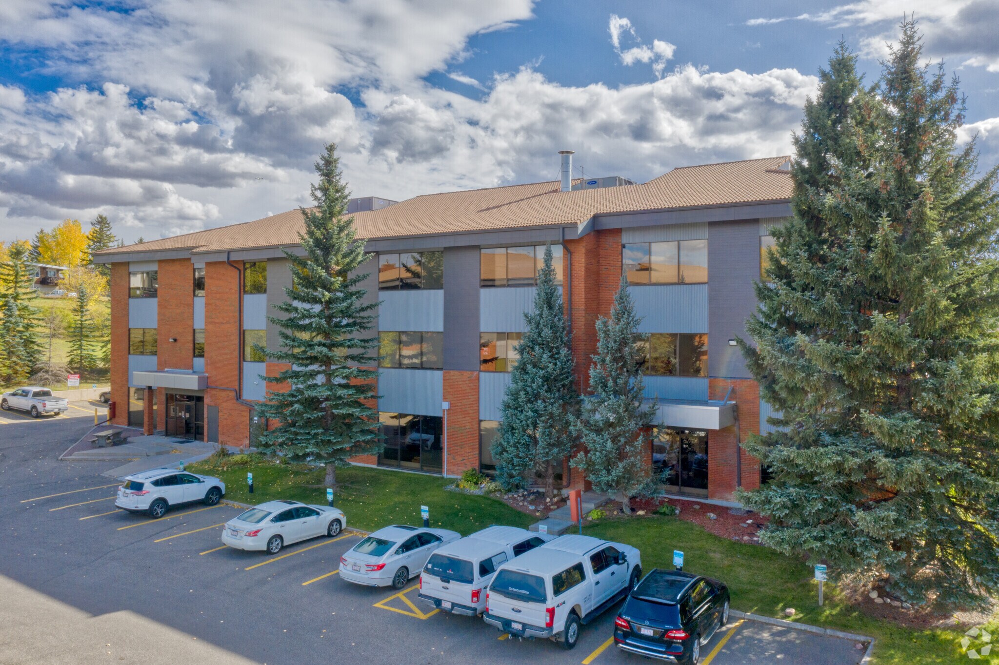 801 Manning Rd NE, Calgary, AB for lease Primary Photo- Image 1 of 25