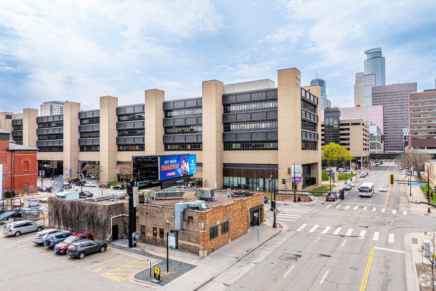 601 Chicago Ave, Minneapolis, MN for lease - Building Photo - Image 3 of 7
