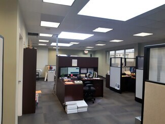 Plus de détails pour 7224 Curragh Av, Burnaby, BC - Industriel à vendre