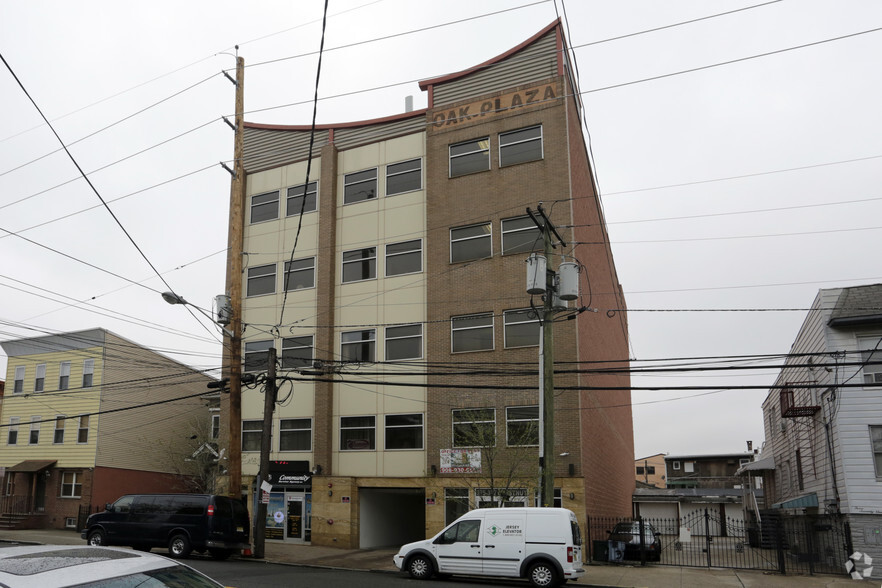 375-377 Chestnut St, Newark, NJ for sale - Primary Photo - Image 1 of 1