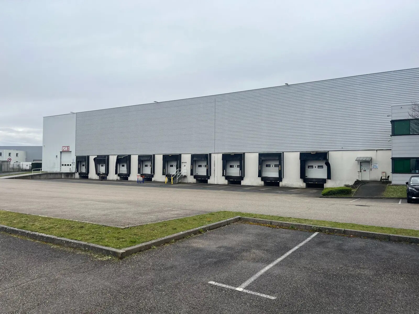 Avenue Des Pays-Bas, Meyzieu for lease Building Photo- Image 1 of 4