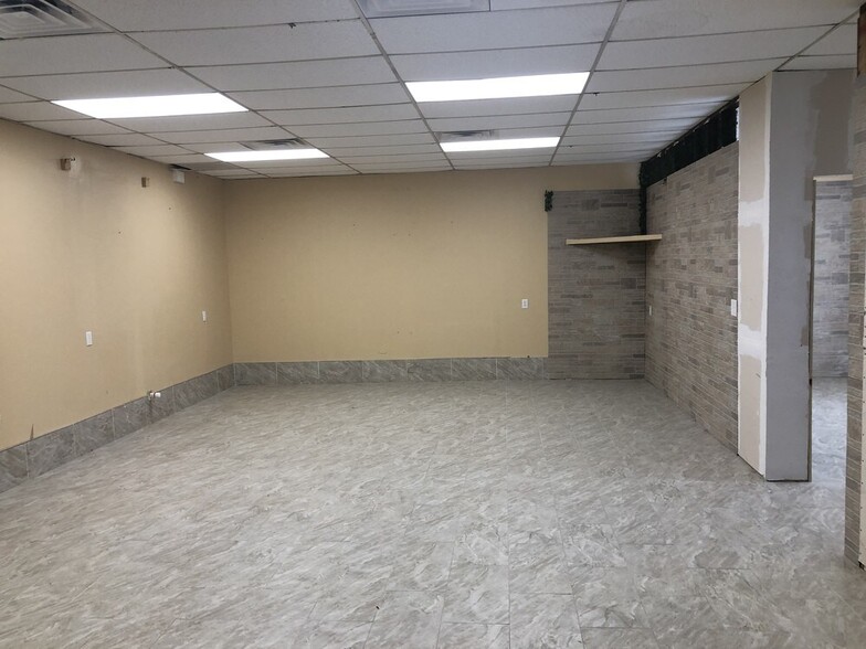 5907 Merrill Rd, Jacksonville, FL for sale - Building Photo - Image 2 of 3