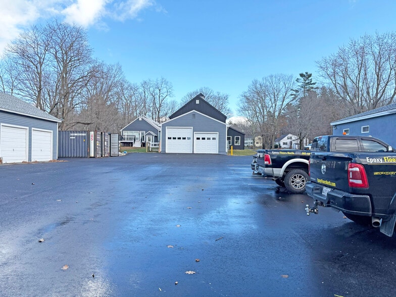 1102 Bridgton Rd, Westbrook, ME à vendre - Photo du bâtiment - Image 2 de 10