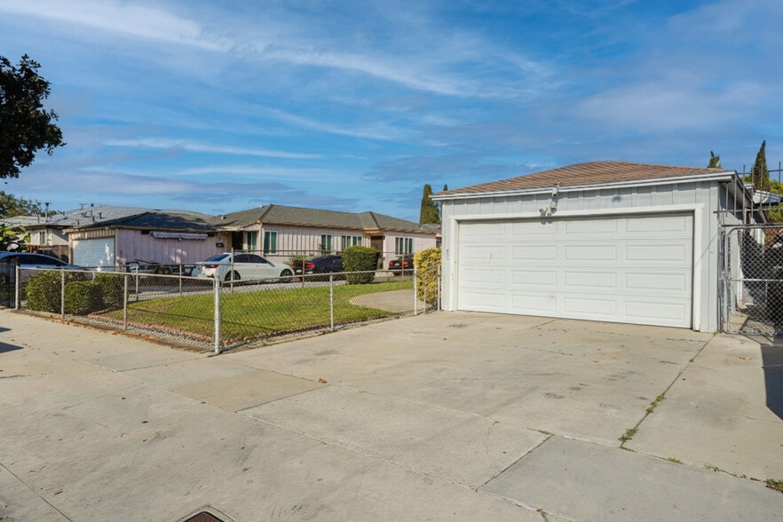 14522 Avis Ave, Lawndale, CA for sale - Building Photo - Image 3 of 16