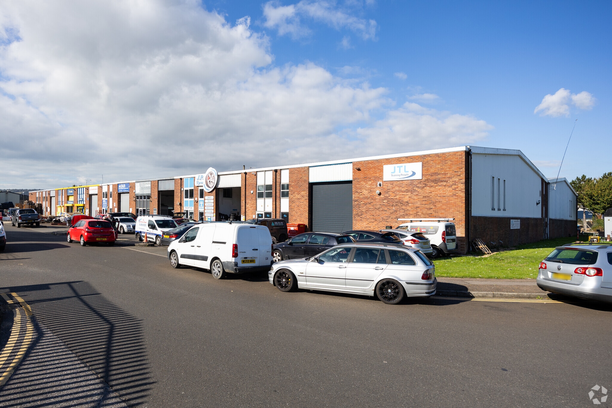 11C Edison Rd, Eastbourne for lease Primary Photo- Image 1 of 22