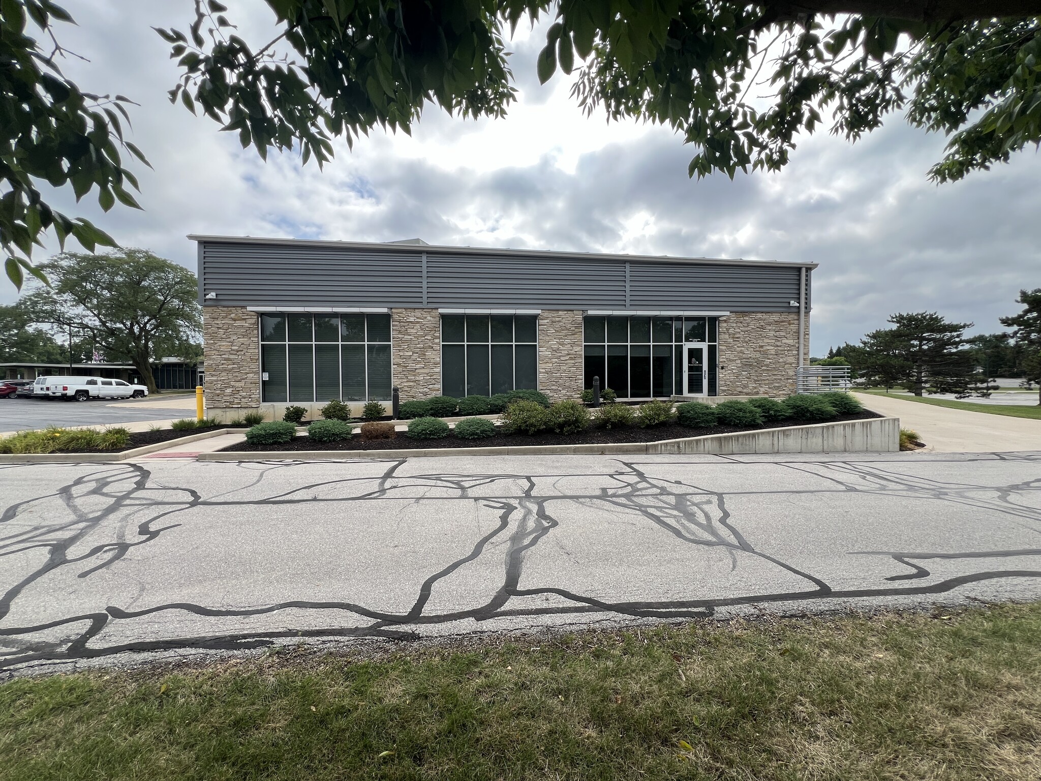 2980 E Coliseum Blvd, Fort Wayne, IN for lease Building Photo- Image 1 of 13