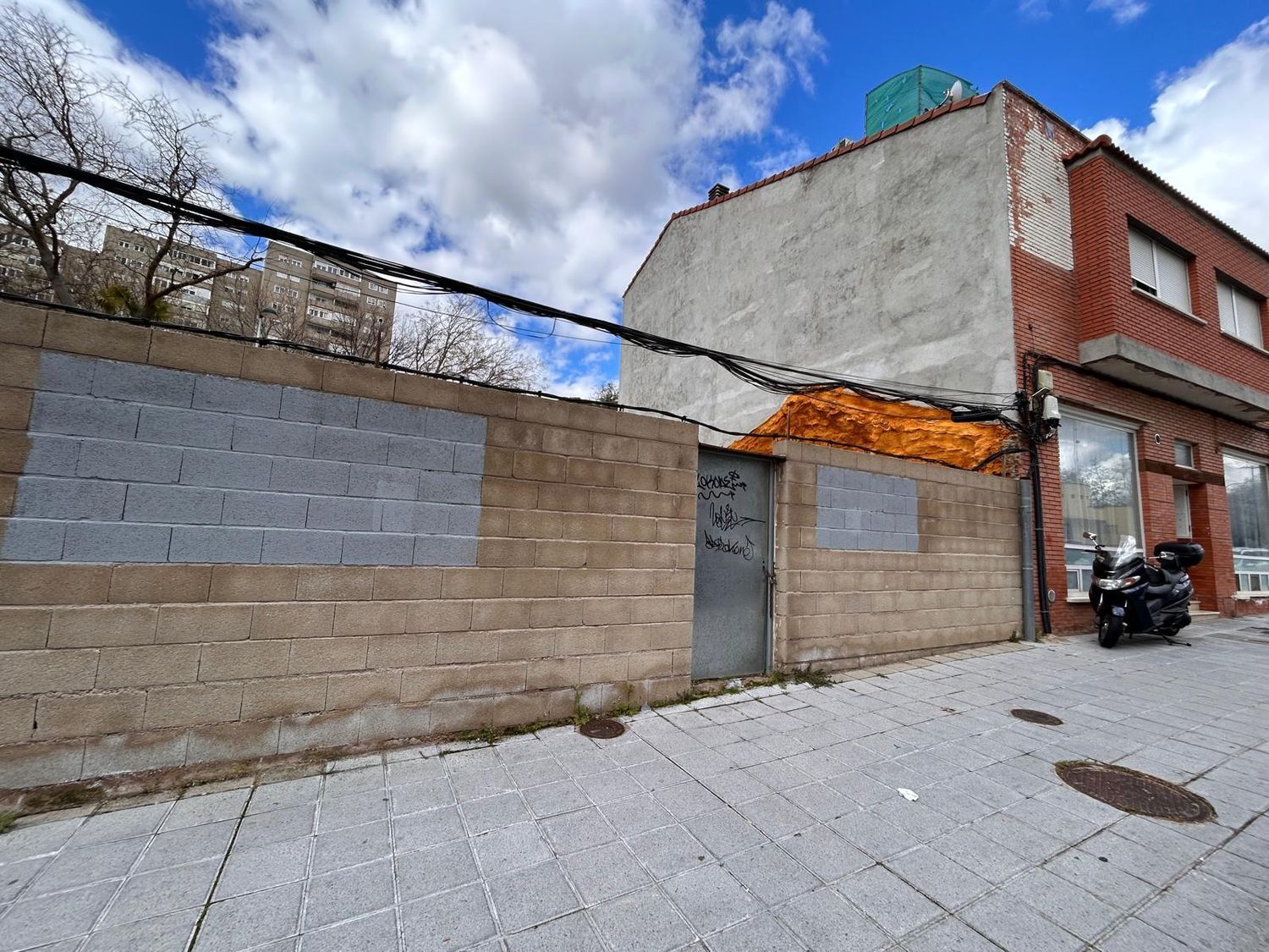 Calle Alamín, 87, Guadalajara, Guadalajara for sale Primary Photo- Image 1 of 6