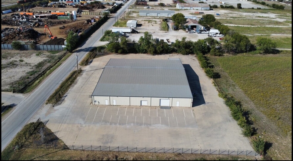 10100 Hicks Field Rd, Fort Worth, TX for lease - Building Photo - Image 3 of 39
