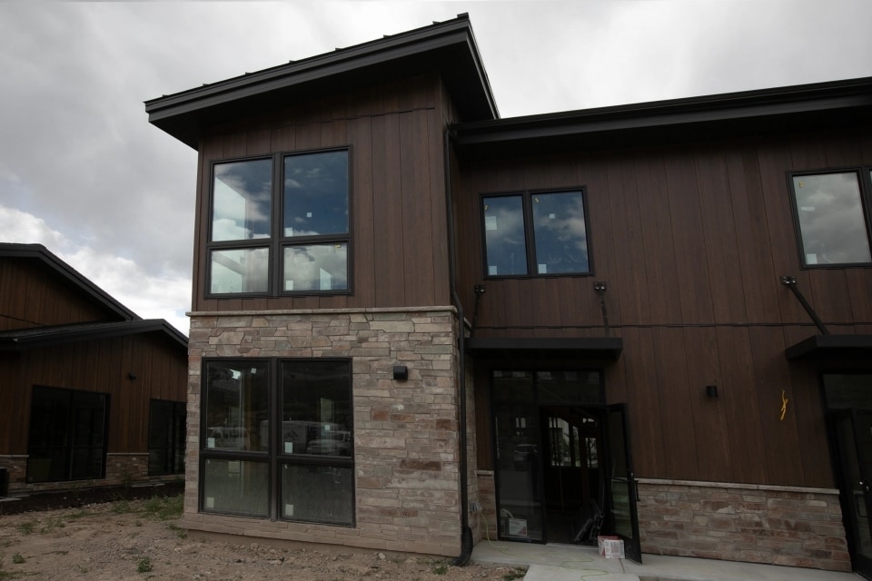 1048-1056 W Wasatch Spring Rd, Kamas, UT 84036 - Unité V-4 - - Photo intérieure - Image 1 of 15