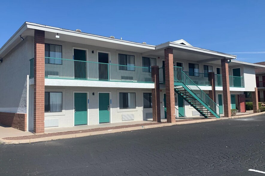2596 Navajo Blvd, Holbrook, AZ for sale - Building Photo - Image 2 of 46