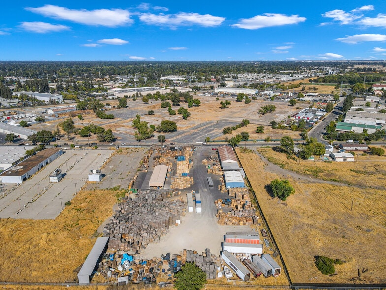 3264 Ramona Ave, Sacramento, CA à louer - Photo du bâtiment - Image 2 de 9