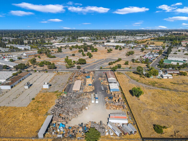 3264 Ramona Ave, Sacramento, CA à louer - Photo du bâtiment - Image 2 de 9