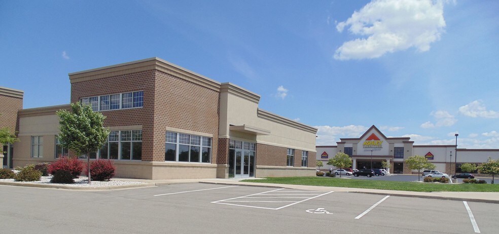 2363 Holmgren Way, Green Bay, WI à vendre - Photo principale - Image 2 de 16