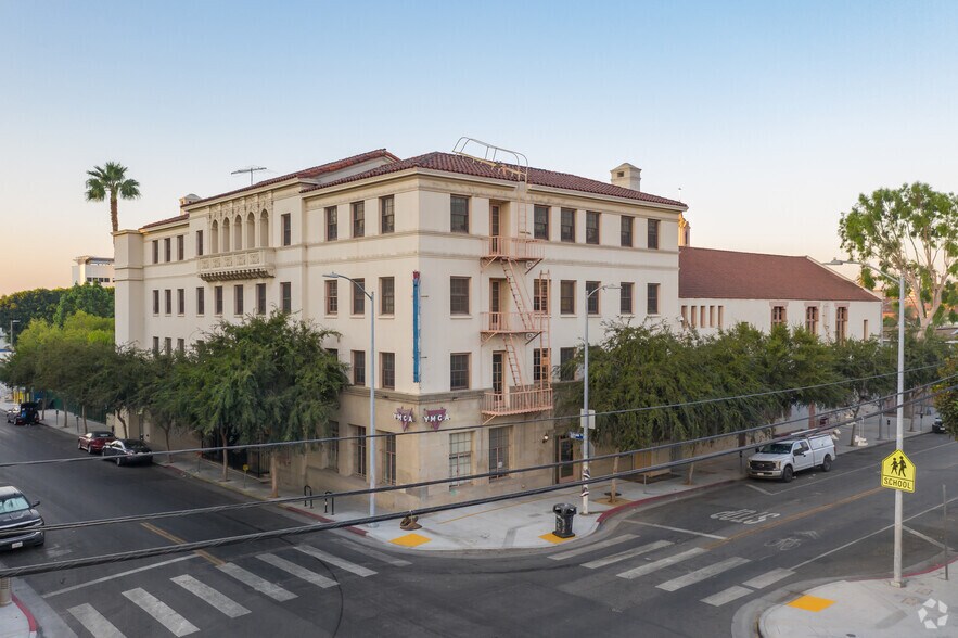 6560-6600 Selma Ave, Los Angeles, CA à louer - Photo principale - Image 1 de 2
