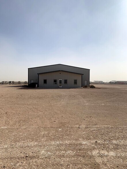 8516 County 66 rd, Midland, TX à vendre - Photo du bâtiment - Image 2 de 15