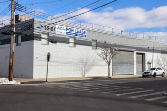 18-81 Steinway St, Astoria, NY à louer Photo intérieure- Image 1 de 6