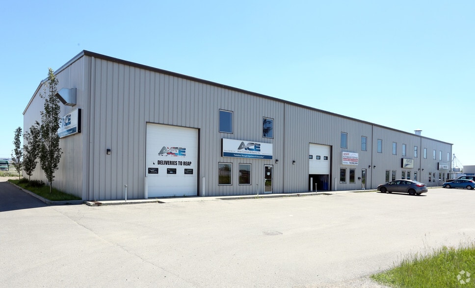 7609 Sparrow Dr, Leduc, AB for sale - Building Photo - Image 1 of 1